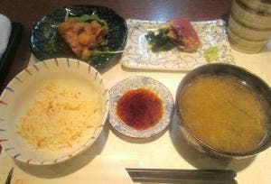 榮屋