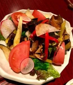 坂途中の焼き鳥屋 くら