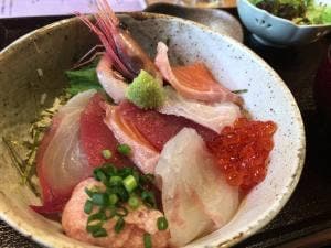西丸水産 磯子店