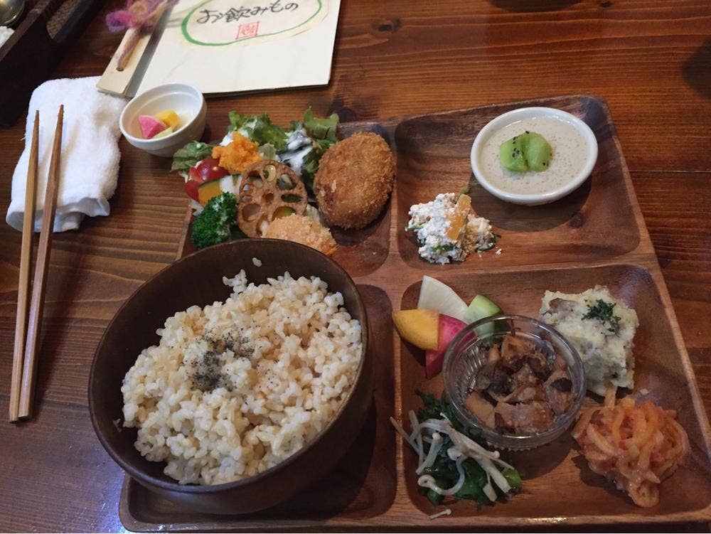 新屋食堂 アヤナイ