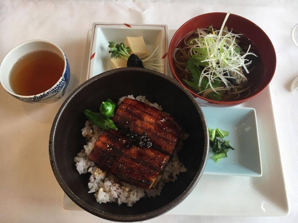 アンチエイジング ダイニング サンタクルス