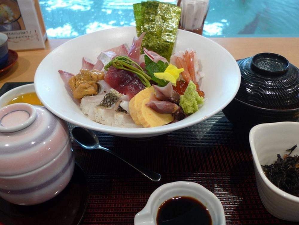 いけす活魚料理 源