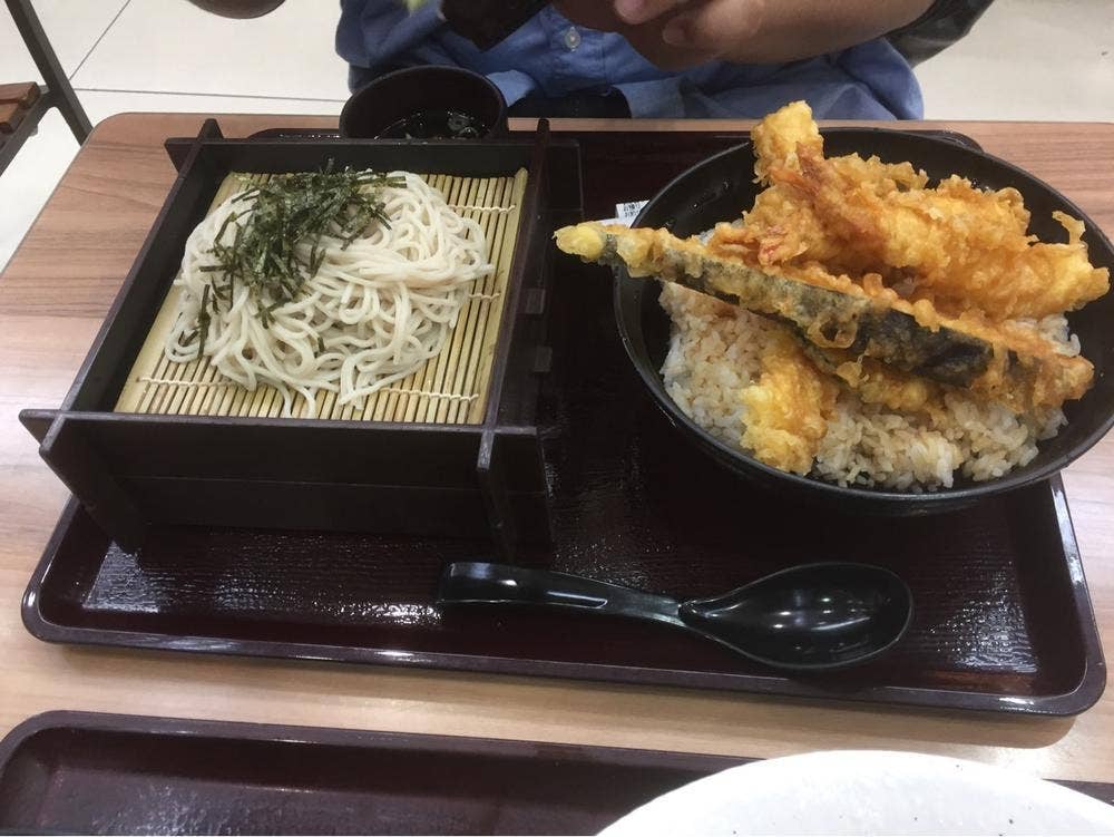 てんてん食堂 エアポートウォーク名古屋店