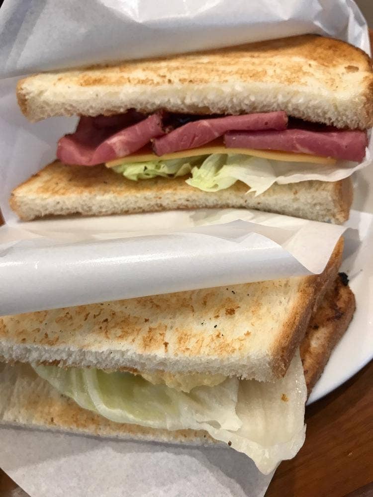 カフェ・ド・クリエ 南新宿店