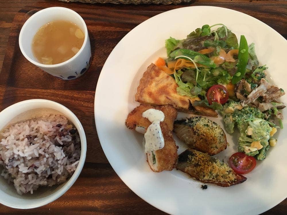 hachi 8 cafe