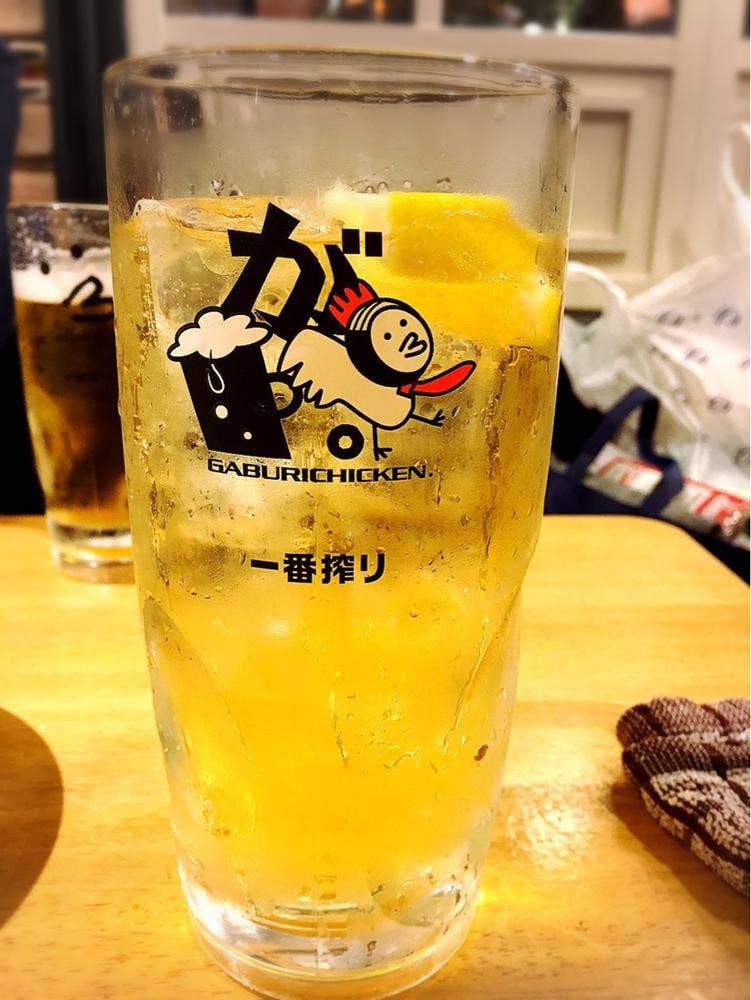 骨付鳥、からあげ、ハイボール がブリチキン。大門店