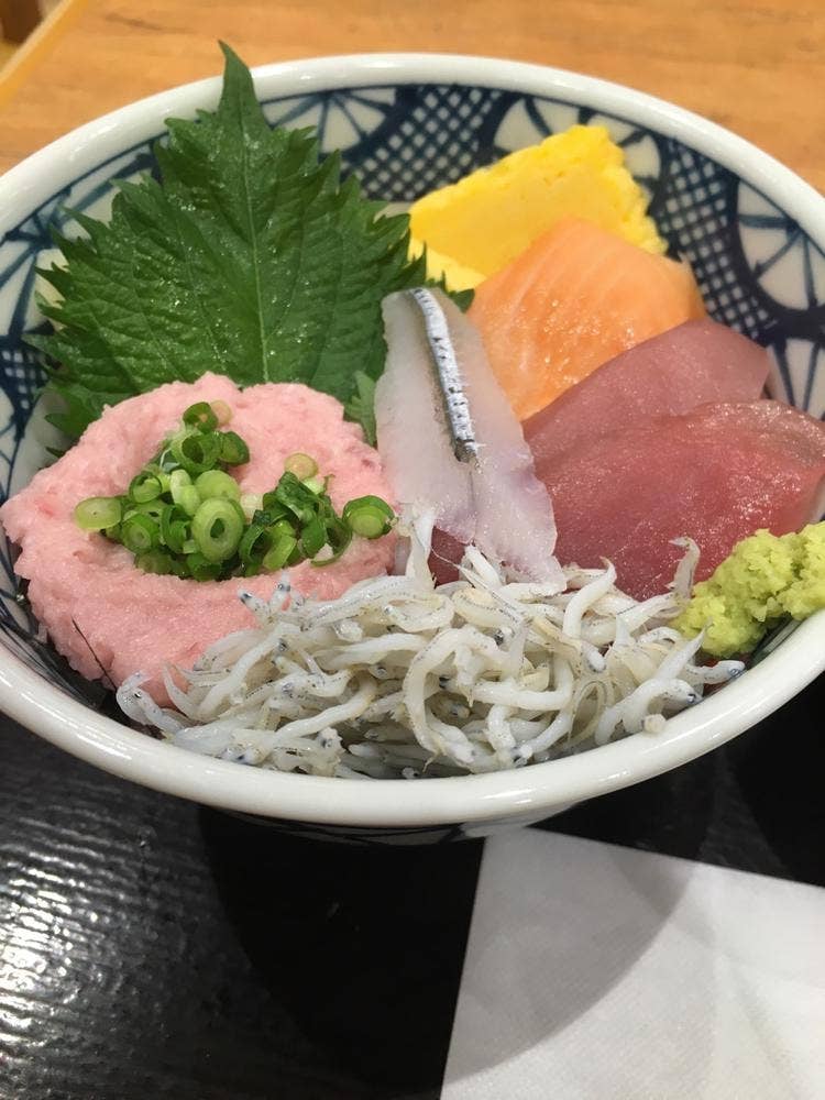 鮪市場ベルモール店