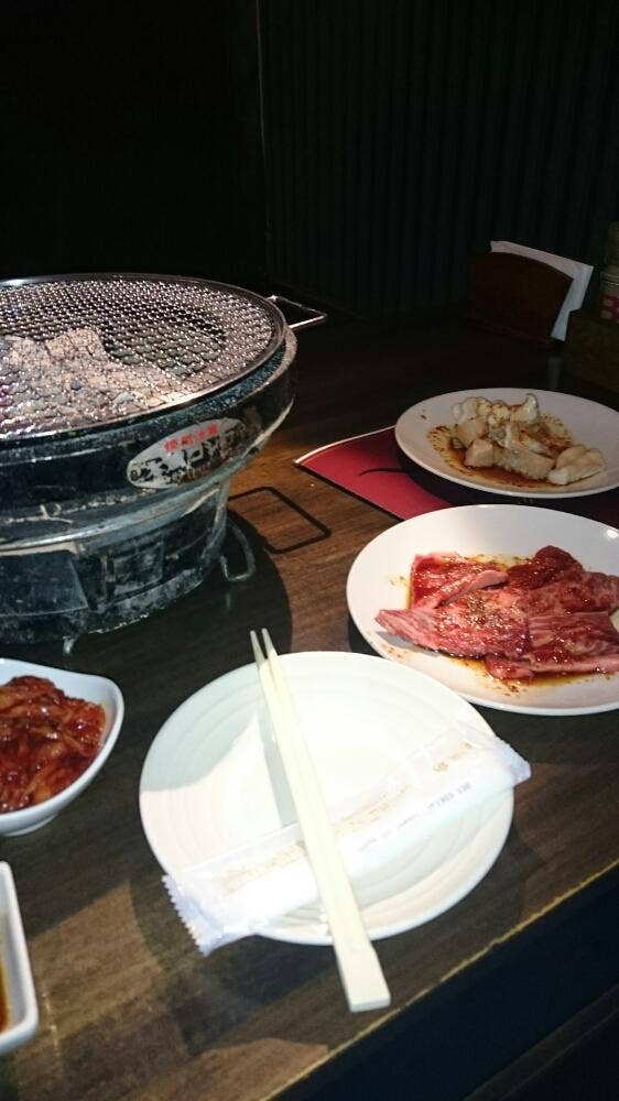 炭火焼肉 まがりや