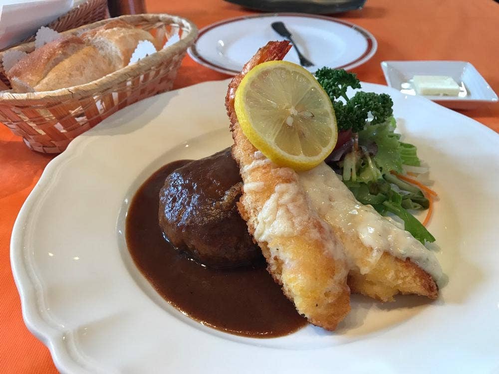 グリル&カフェ志紀