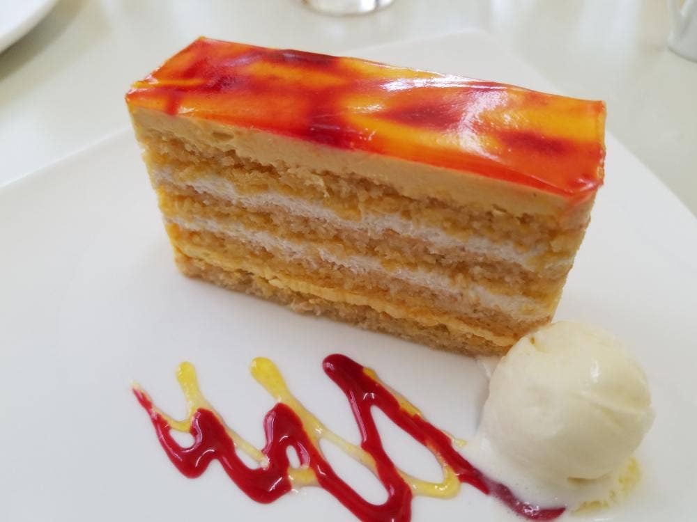 Patisserie Petit Four