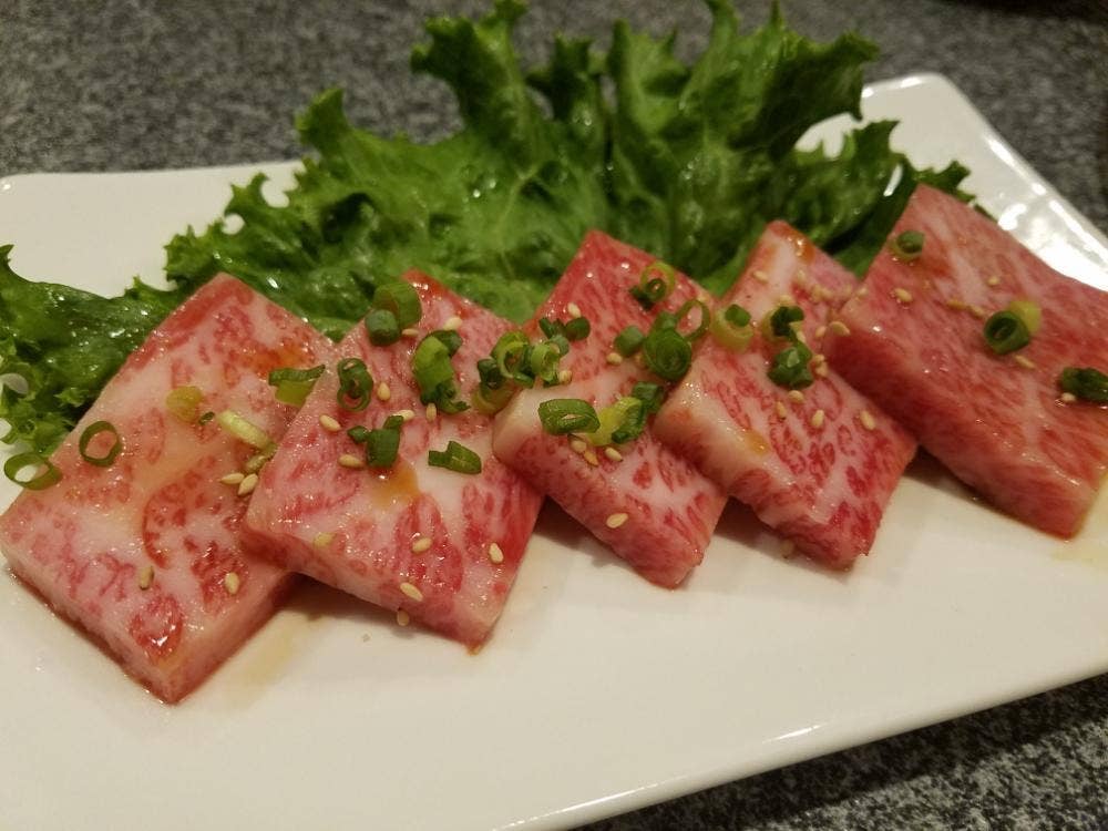 炭火焼肉 三千里
