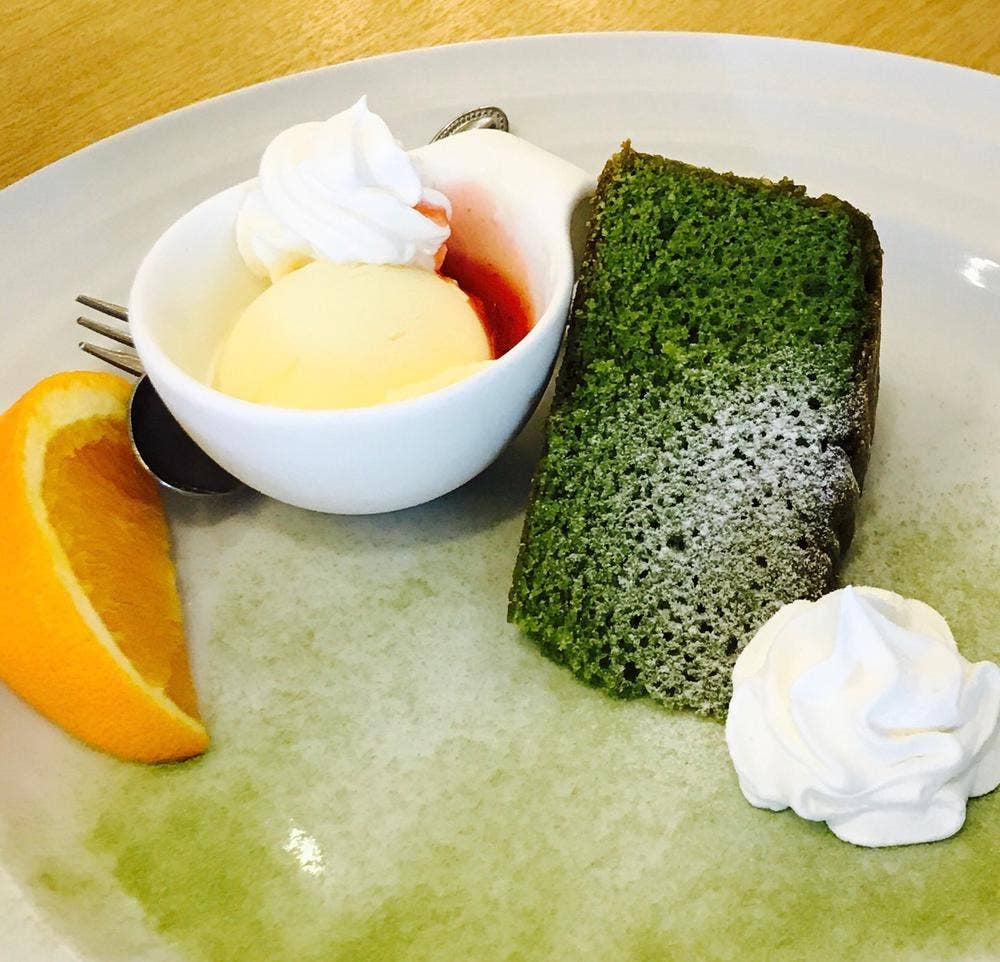 ダイニングカフェリーフ