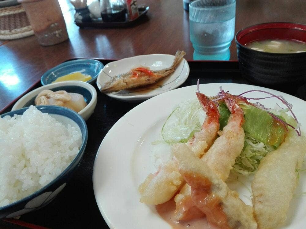 食堂 山男