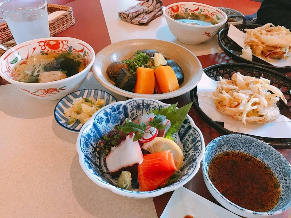 ローカルダイニング トトヤ