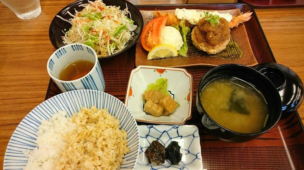 う越新