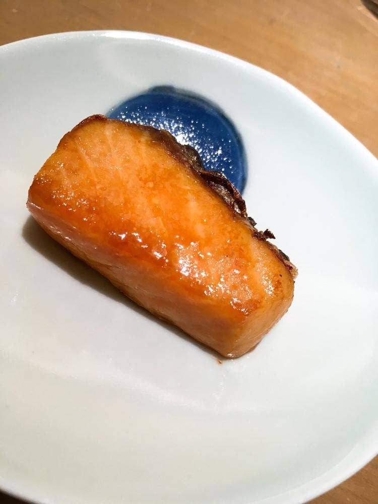 栄美古