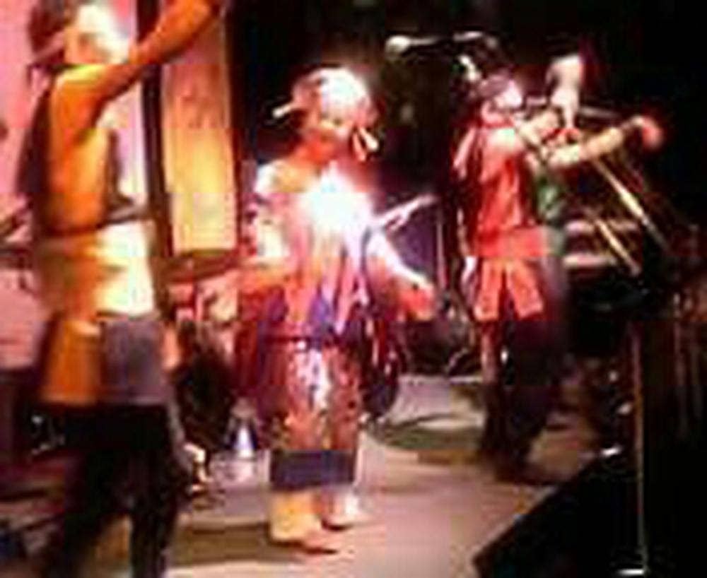 Okinawan music カラハーイ