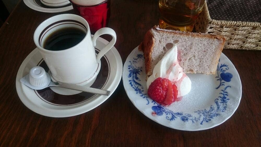 ブローチ