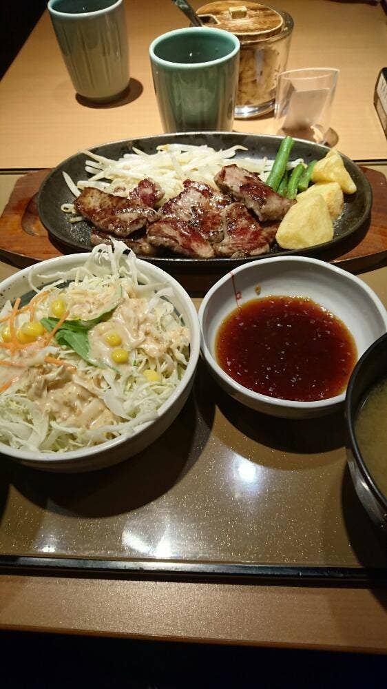 やよい軒 本城店