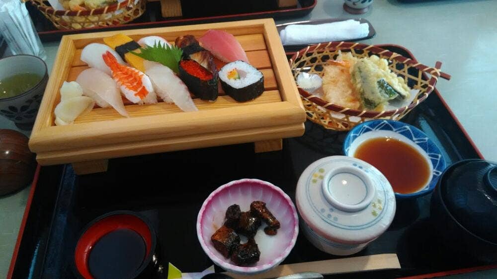 吟寿司 本店