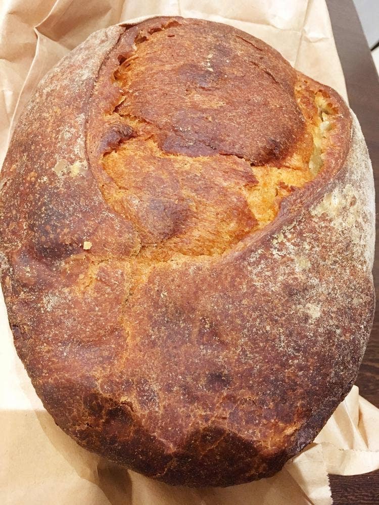 農家パン 弥栄窯