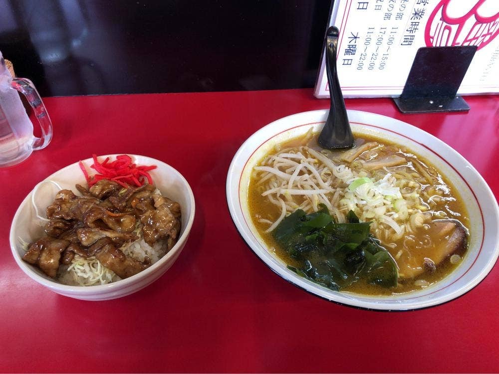 ラーメン 8番亭