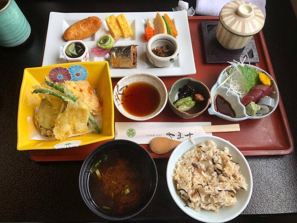 日本料理 仕出し やま十