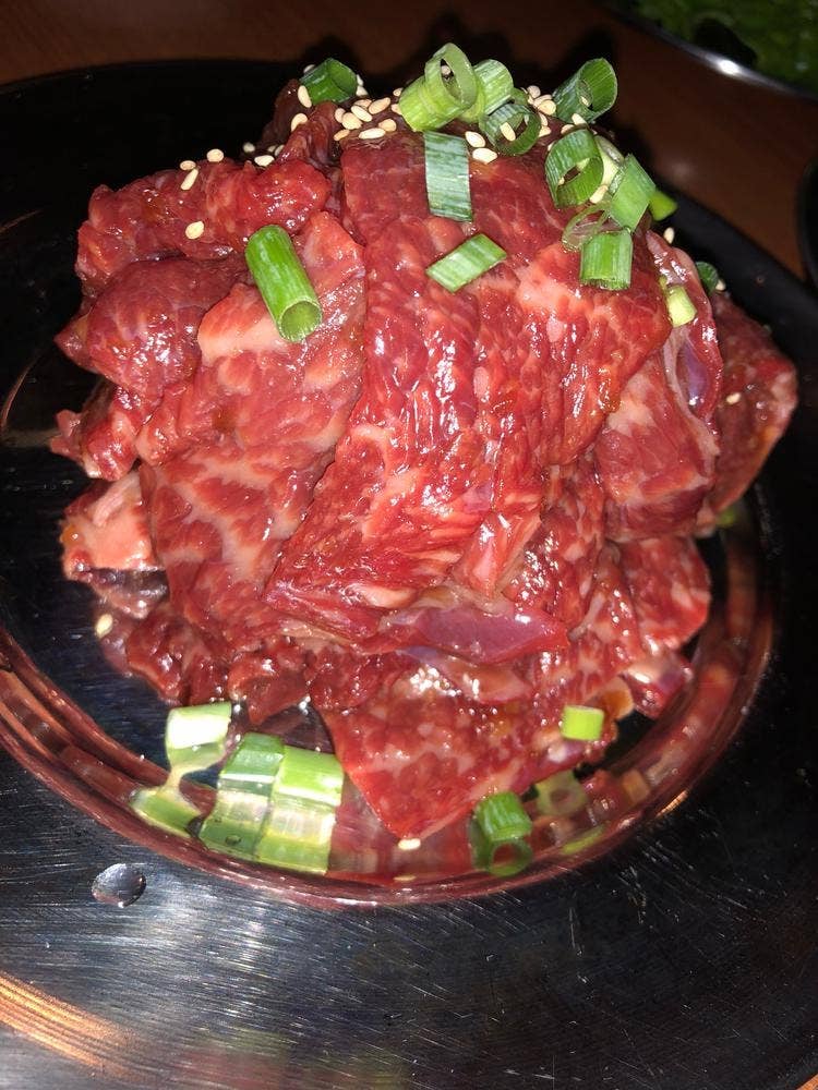 赤身とホルモン焼肉これすけ