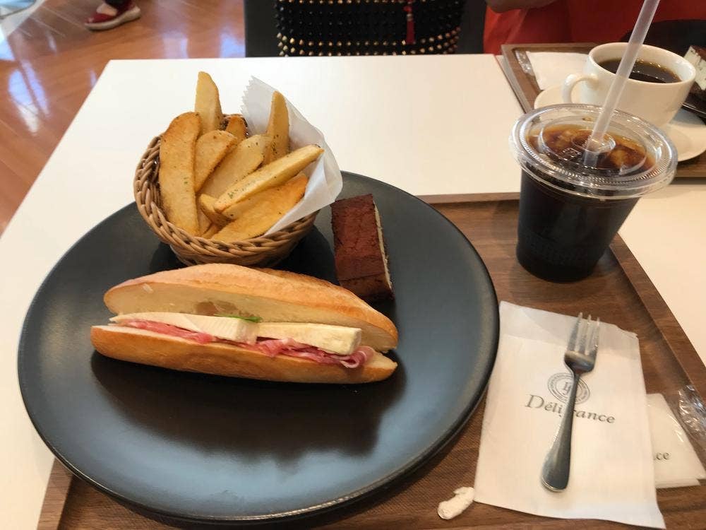 デリフランス 広島西風新都店