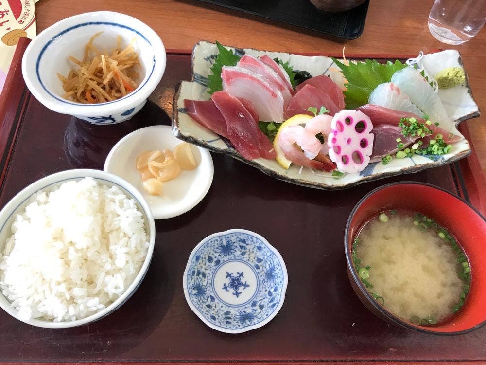 市場食堂 鶴の港
