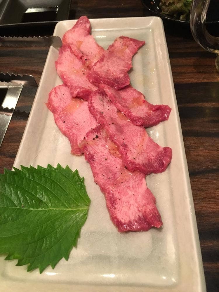 炭火焼肉 煙八
