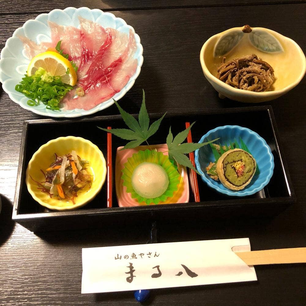 まる八