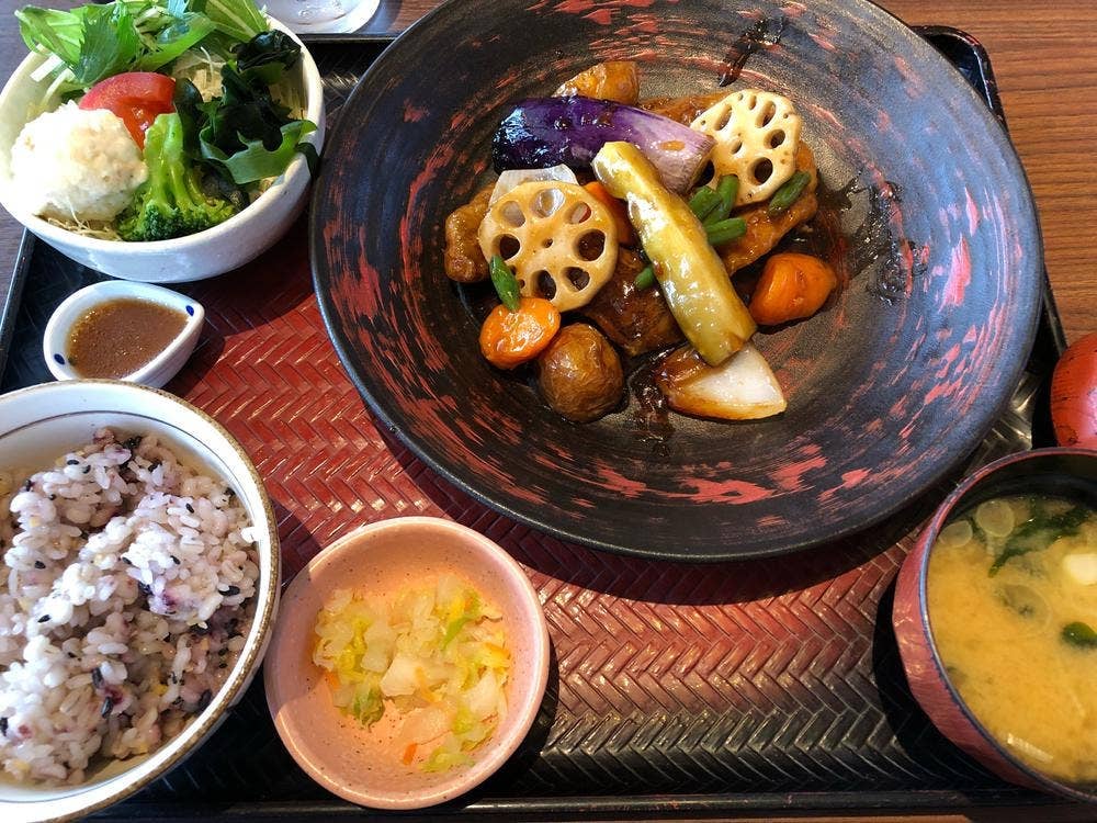 大戸屋ごはん処 北谷店