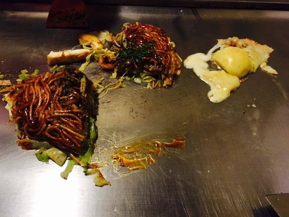 本格鉄板焼お好み焼き かたおか