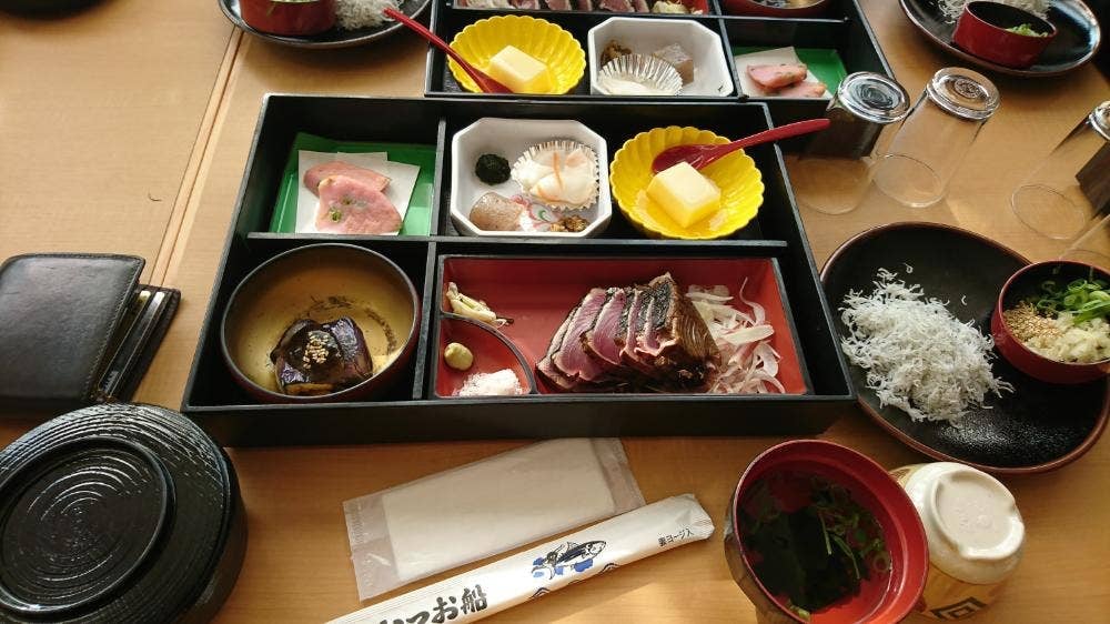 レストラン かつお船