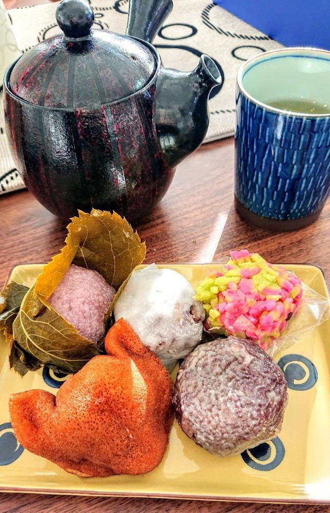 山本屋菓子舗うす皮饅頭
