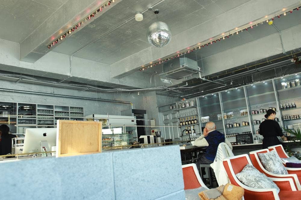 SALON de CAFE トロワ