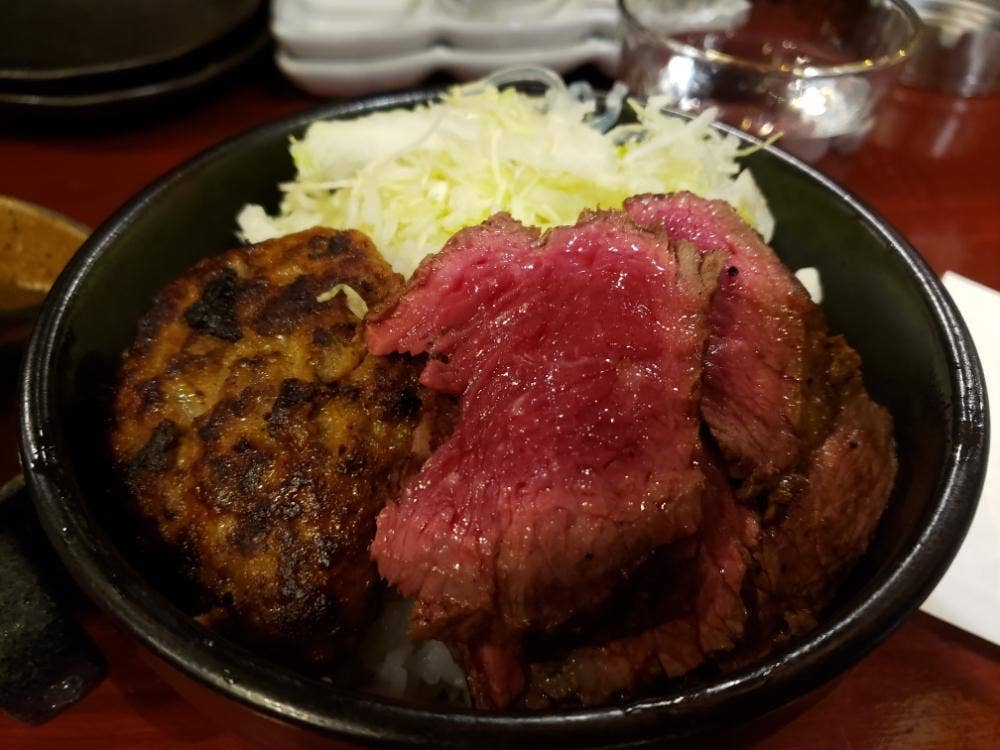 牛豚馬鶏 博多本店