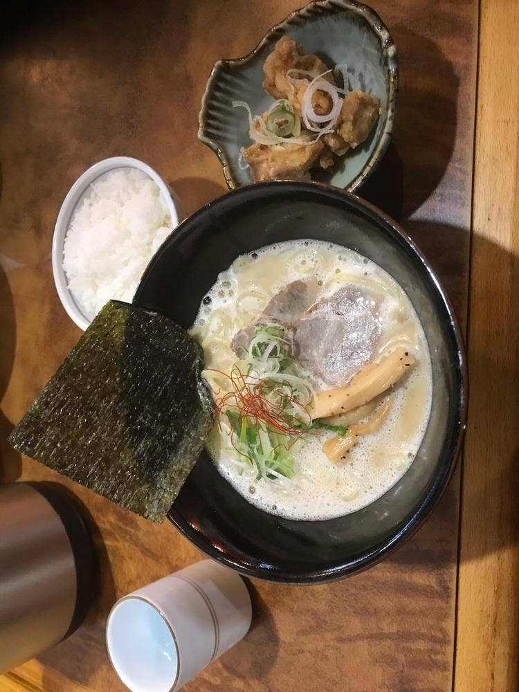 濃厚白湯らーめん3