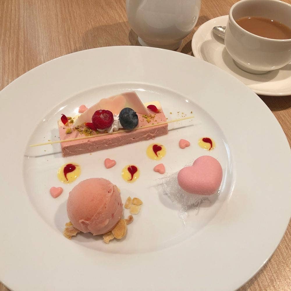 ラウンジ ウィステリア 湯本富士屋ホテル