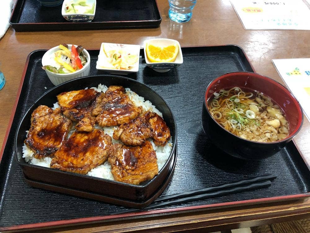 お食事処秋乃家