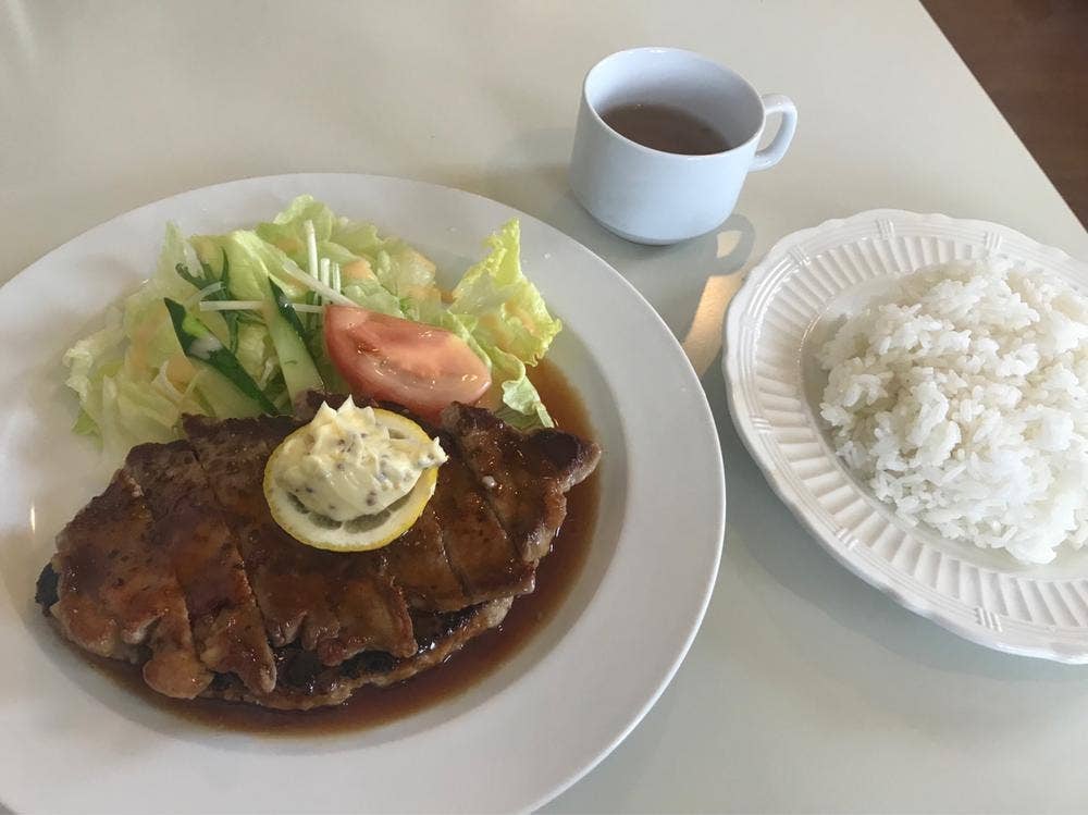 レストラン 麻里の