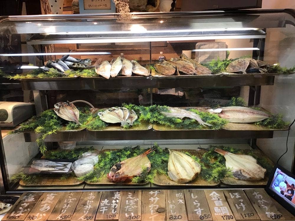 テイクアウト専門店ヨリドコロ