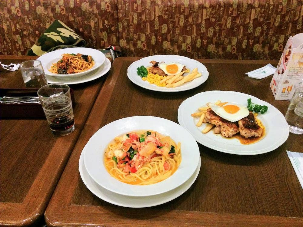 ロイヤルホスト 谷津坂店