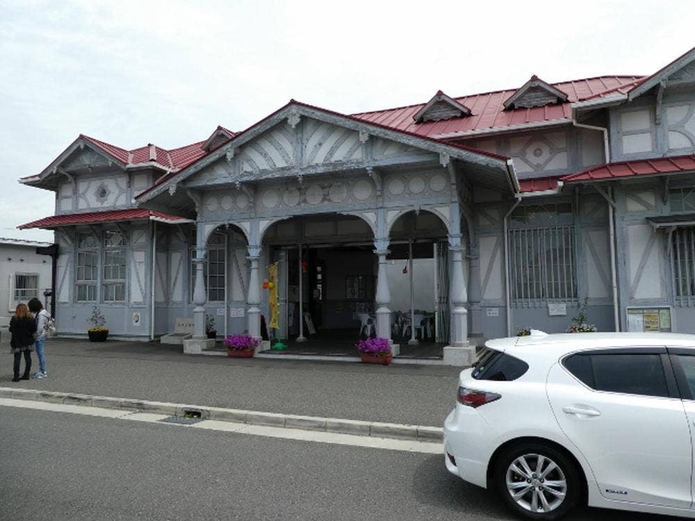 カフェ駅舎