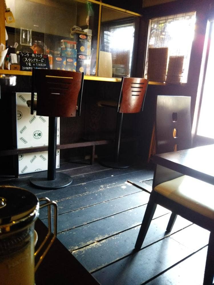 Pongee's Table