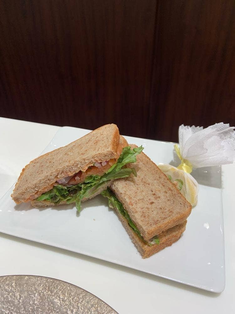 カフェ プルニエ パリ