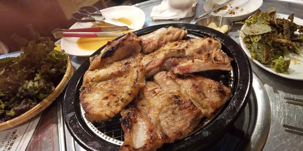 本場 韓国居酒屋 豚の貯金箱