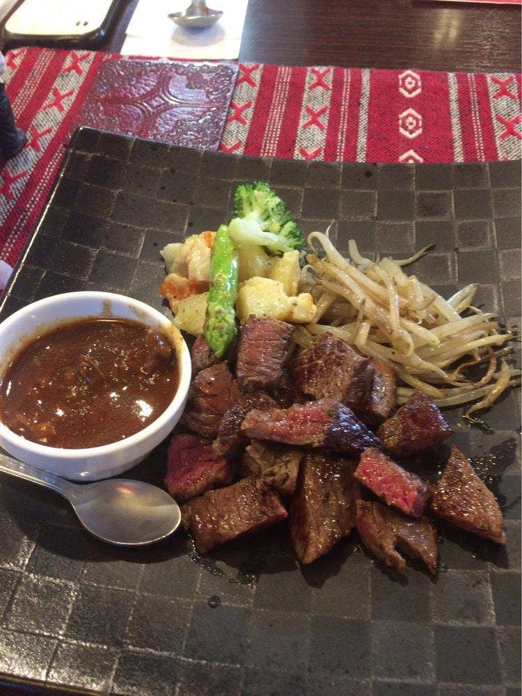 すてーき食堂 アチチ