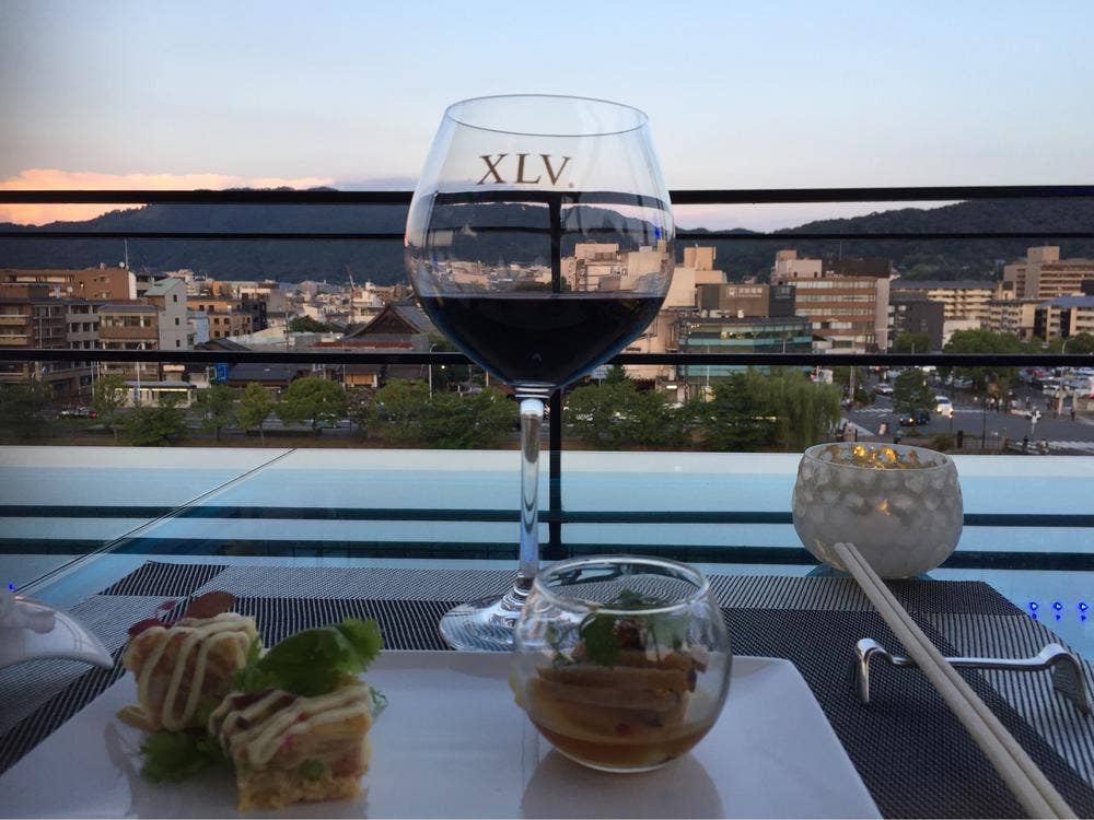 Restaurant & Wine Bar XLV
